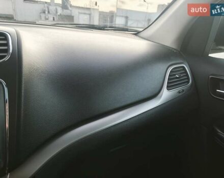 Білий Додж Джорні, об'ємом двигуна 3.6 л та пробігом 103 тис. км за 14000 $, фото 43 на Automoto.ua