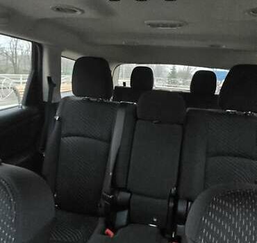 Белый Додж Джорни, объемом двигателя 2.4 л и пробегом 198 тыс. км за 12400 $, фото 4 на Automoto.ua