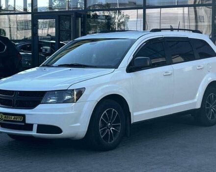 Белый Додж Джорни, объемом двигателя 2.4 л и пробегом 230 тыс. км за 13400 $, фото 2 на Automoto.ua