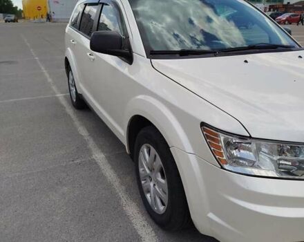 Белый Додж Джорни, объемом двигателя 2.36 л и пробегом 137 тыс. км за 13500 $, фото 2 на Automoto.ua