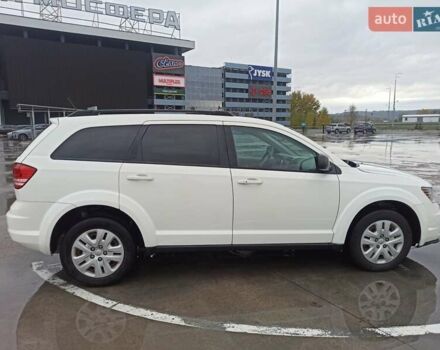 Додж Джорни 2018 в Киеве на Automoto.ua Белый Додж Джорни, объемом двигателя 2.36 л и пробегом 139 тыс. км за 11900 $, фото 10 на Automoto.ua