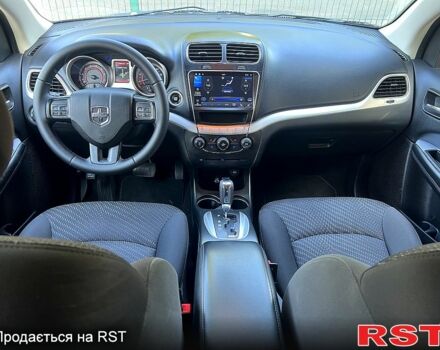 Белый Додж Джорни, объемом двигателя 2.4 л и пробегом 152 тыс. км за 12000 $, фото 1 на Automoto.ua