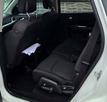 Белый Додж Джорни, объемом двигателя 2.4 л и пробегом 198 тыс. км за 12400 $, фото 13 на Automoto.ua