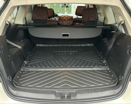 Белый Додж Джорни, объемом двигателя 2.4 л и пробегом 49 тыс. км за 13350 $, фото 18 на Automoto.ua