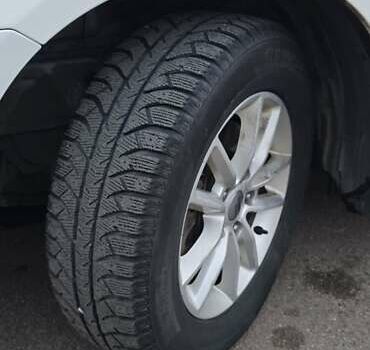 Белый Додж Джорни, объемом двигателя 2.4 л и пробегом 198 тыс. км за 12400 $, фото 1 на Automoto.ua