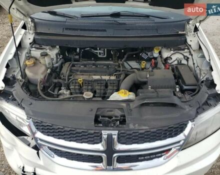 Белый Додж Джорни, объемом двигателя 2.36 л и пробегом 59 тыс. км за 1800 $, фото 11 на Automoto.ua