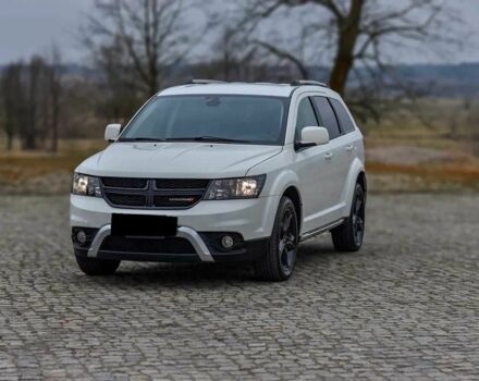 Белый Додж Джорни, объемом двигателя 3.6 л и пробегом 128 тыс. км за 8200 $, фото 2 на Automoto.ua