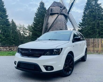 Белый Додж Джорни, объемом двигателя 0 л и пробегом 88 тыс. км за 8800 $, фото 1 на Automoto.ua