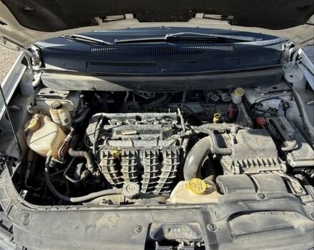 Белый Додж Джорни, объемом двигателя 2.4 л и пробегом 80 тыс. км за 14000 $, фото 10 на Automoto.ua