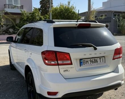 Белый Додж Джорни, объемом двигателя 2.4 л и пробегом 80 тыс. км за 14000 $, фото 3 на Automoto.ua