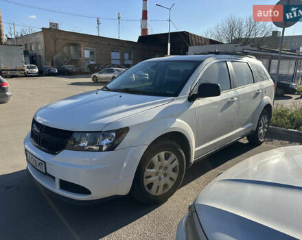 Белый Додж Джорни, объемом двигателя 2.36 л и пробегом 126 тыс. км за 11900 $, фото 1 на Automoto.ua