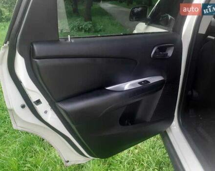 Белый Додж Джорни, объемом двигателя 2.36 л и пробегом 124 тыс. км за 11800 $, фото 12 на Automoto.ua