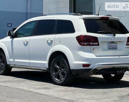 Белый Додж Джорни, объемом двигателя 0 л и пробегом 122 тыс. км за 3000 $, фото 4 на Automoto.ua
