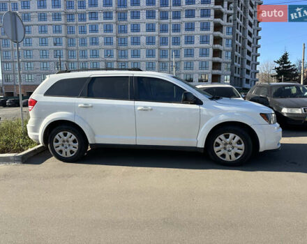 Белый Додж Джорни, объемом двигателя 2.36 л и пробегом 126 тыс. км за 11900 $, фото 4 на Automoto.ua