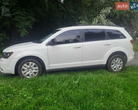 Белый Додж Джорни, объемом двигателя 2.36 л и пробегом 124 тыс. км за 11800 $, фото 2 на Automoto.ua