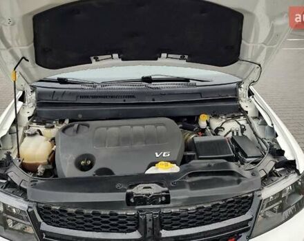 Белый Додж Джорни, объемом двигателя 3.6 л и пробегом 144 тыс. км за 15000 $, фото 16 на Automoto.ua