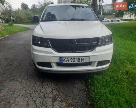 Белый Додж Джорни, объемом двигателя 2.36 л и пробегом 124 тыс. км за 11800 $, фото 1 на Automoto.ua