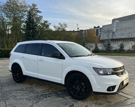 Белый Додж Джорни, объемом двигателя 2.36 л и пробегом 176 тыс. км за 13200 $, фото 2 на Automoto.ua