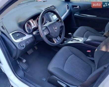 Белый Додж Джорни, объемом двигателя 2.36 л и пробегом 126 тыс. км за 11900 $, фото 10 на Automoto.ua