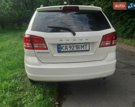 Белый Додж Джорни, объемом двигателя 2.36 л и пробегом 124 тыс. км за 11800 $, фото 4 на Automoto.ua