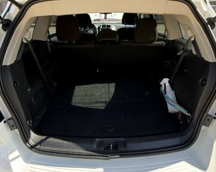 Белый Додж Джорни, объемом двигателя 2.4 л и пробегом 80 тыс. км за 14000 $, фото 9 на Automoto.ua