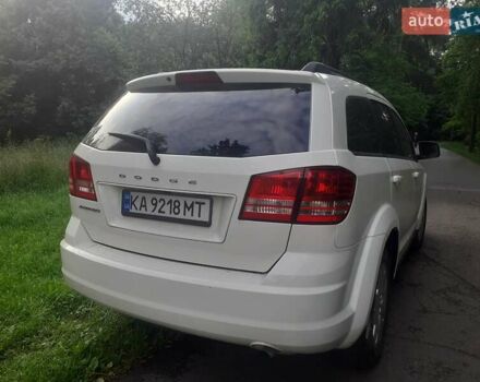 Белый Додж Джорни, объемом двигателя 2.36 л и пробегом 124 тыс. км за 11800 $, фото 5 на Automoto.ua