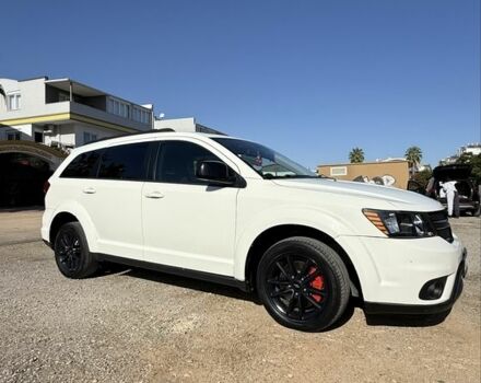 Белый Додж Джорни, объемом двигателя 2.4 л и пробегом 80 тыс. км за 14000 $, фото 6 на Automoto.ua