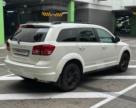 Белый Додж Джорни, объемом двигателя 2.4 л и пробегом 86 тыс. км за 14900 $, фото 8 на Automoto.ua