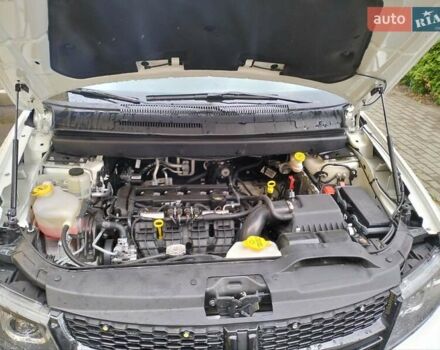 Білий Додж Джорні, об'ємом двигуна 2.36 л та пробігом 85 тис. км за 13000 $, фото 2 на Automoto.ua