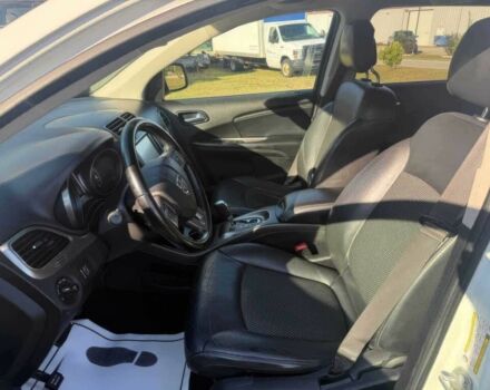 Белый Додж Джорни, объемом двигателя 2.4 л и пробегом 32 тыс. км за 4100 $, фото 7 на Automoto.ua