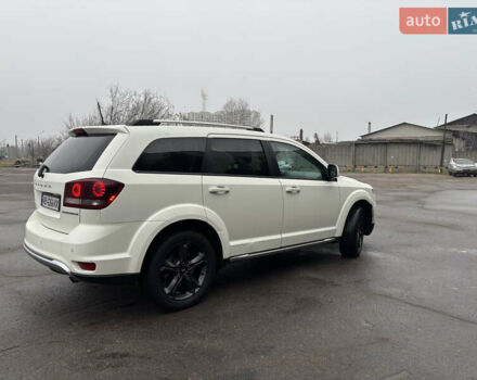 Белый Додж Джорни, объемом двигателя 2.36 л и пробегом 225 тыс. км за 10850 $, фото 1 на Automoto.ua