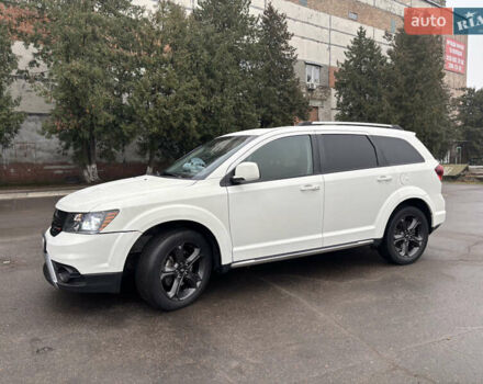 Белый Додж Джорни, объемом двигателя 2.36 л и пробегом 225 тыс. км за 10850 $, фото 4 на Automoto.ua