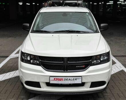 Белый Додж Джорни, объемом двигателя 2.4 л и пробегом 86 тыс. км за 14900 $, фото 2 на Automoto.ua