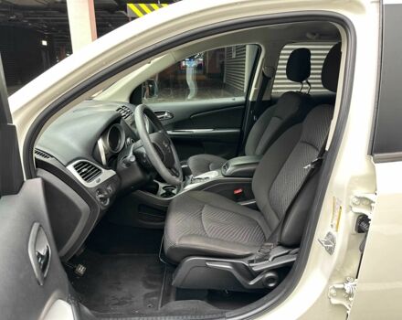 Белый Додж Джорни, объемом двигателя 2.4 л и пробегом 86 тыс. км за 14900 $, фото 13 на Automoto.ua