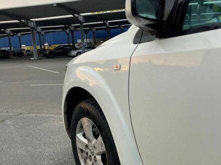 Белый Додж Джорни, объемом двигателя 2 л и пробегом 346 тыс. км за 5000 $, фото 1 на Automoto.ua