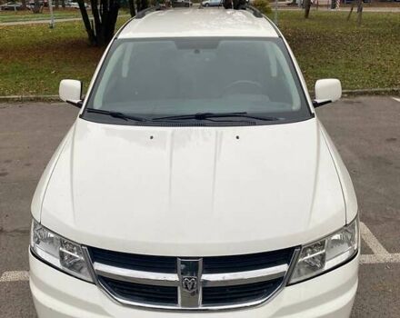 Белый Додж Джорни, объемом двигателя 2 л и пробегом 248 тыс. км за 8300 $, фото 1 на Automoto.ua