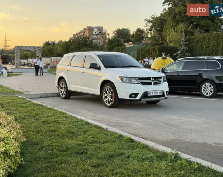Белый Додж Джорни, объемом двигателя 2.36 л и пробегом 226 тыс. км за 9500 $, фото 1 на Automoto.ua