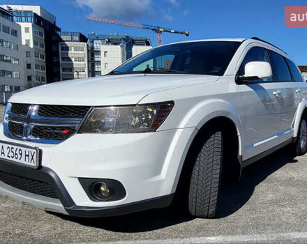 Белый Додж Джорни, объемом двигателя 3.6 л и пробегом 291 тыс. км за 11800 $, фото 1 на Automoto.ua