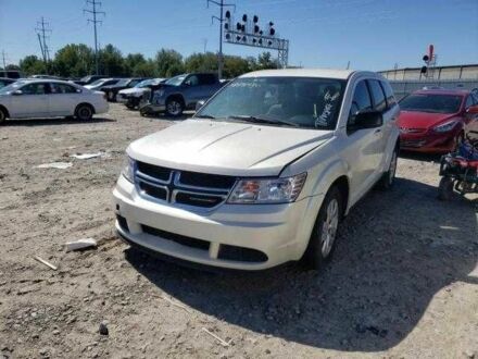 Белый Додж Джорни, объемом двигателя 2.4 л и пробегом 250 тыс. км за 3200 $, фото 1 на Automoto.ua
