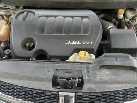 Белый Додж Джорни, объемом двигателя 3.6 л и пробегом 216 тыс. км за 10700 $, фото 1 на Automoto.ua