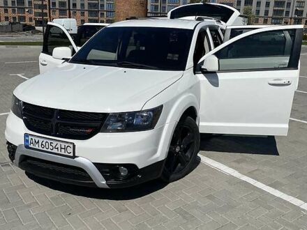 Додж Джорни 2015 в Житомире на Automoto.ua Белый Додж Джорни, объемом двигателя 3.6 л и пробегом 155 тыс. км за 12999 $, фото 1 на Automoto.ua