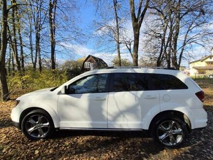 Белый Додж Джорни, объемом двигателя 2.36 л и пробегом 220 тыс. км за 13100 $, фото 1 на Automoto.ua