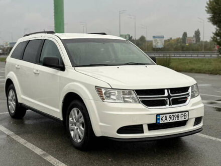 Белый Додж Джорни, объемом двигателя 2.36 л и пробегом 67 тыс. км за 13200 $, фото 1 на Automoto.ua
