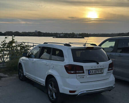 Белый Додж Джорни, объемом двигателя 2.36 л и пробегом 118 тыс. км за 12500 $, фото 1 на Automoto.ua