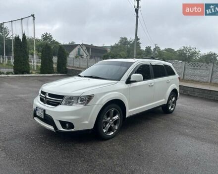 Белый Додж Джорни, объемом двигателя 2.36 л и пробегом 240 тыс. км за 10700 $, фото 1 на Automoto.ua