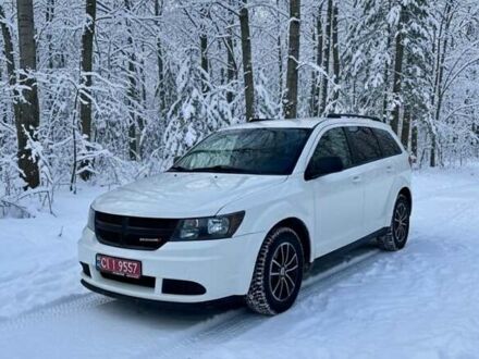 Белый Додж Джорни, объемом двигателя 2.4 л и пробегом 179 тыс. км за 11900 $, фото 1 на Automoto.ua