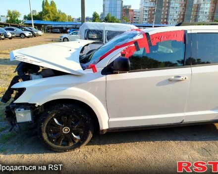 Белый Додж Джорни, объемом двигателя 2.4 л и пробегом 13000 тыс. км за 5500 $, фото 1 на Automoto.ua