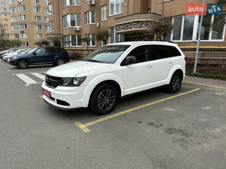 Белый Додж Джорни, объемом двигателя 2.4 л и пробегом 170 тыс. км за 11700 $, фото 1 на Automoto.ua