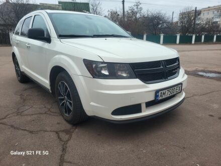 Белый Додж Джорни, объемом двигателя 2.4 л и пробегом 65 тыс. км за 12000 $, фото 1 на Automoto.ua
