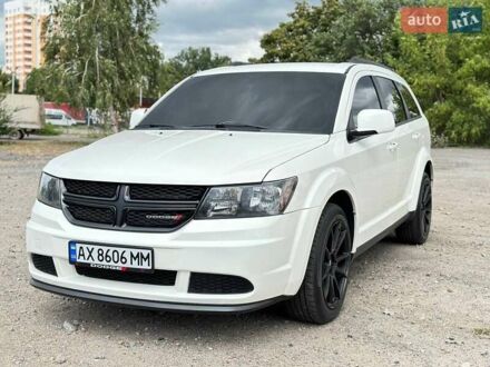 Белый Додж Джорни, объемом двигателя 2.36 л и пробегом 179 тыс. км за 15700 $, фото 1 на Automoto.ua
